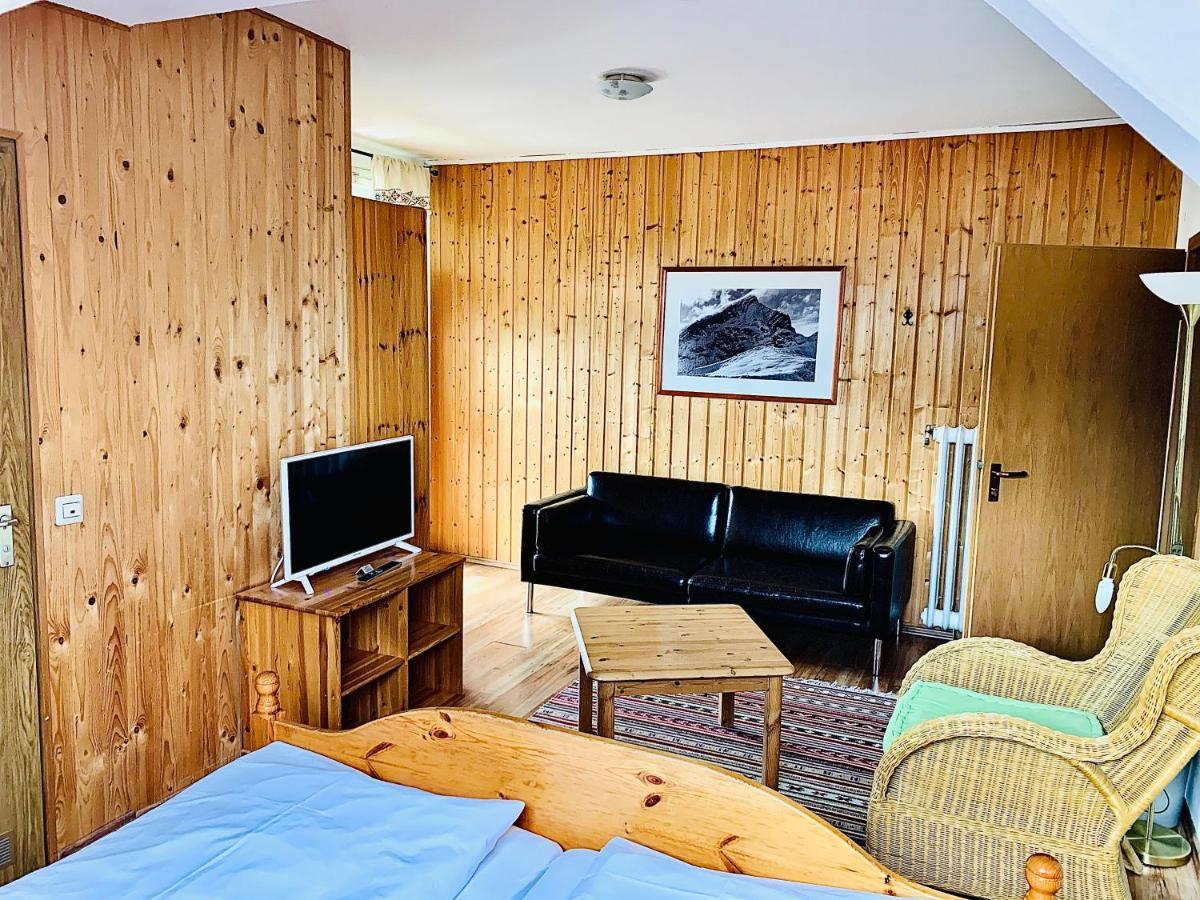 Gaestehaus Hohe Tannen Garmisch-Partenkirchen Exterior photo
